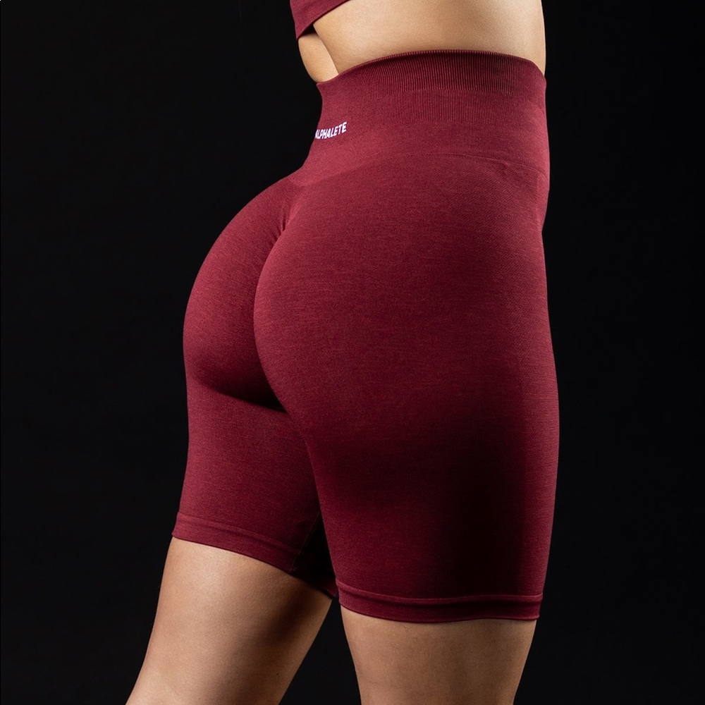 Alphalete Amplify Biker Shorts Bordeaux size S